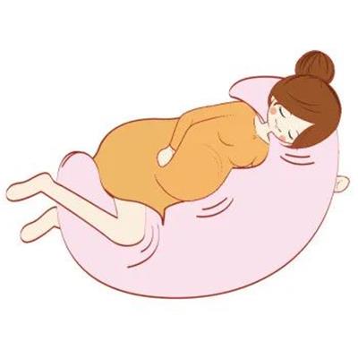 【孕產(chǎn)保健】孕婦側(cè)睡會壓到胎兒嗎？